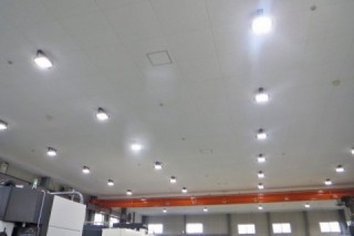 工場内の照明のLED化